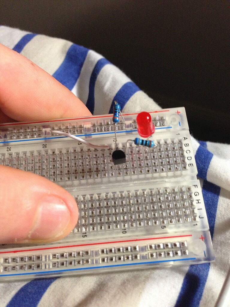 Cannot manage to wire up a transistor General Electronics