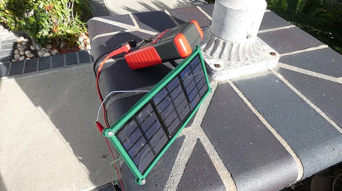 2.5V, 3 Voc, 600 mA solar panels, front view