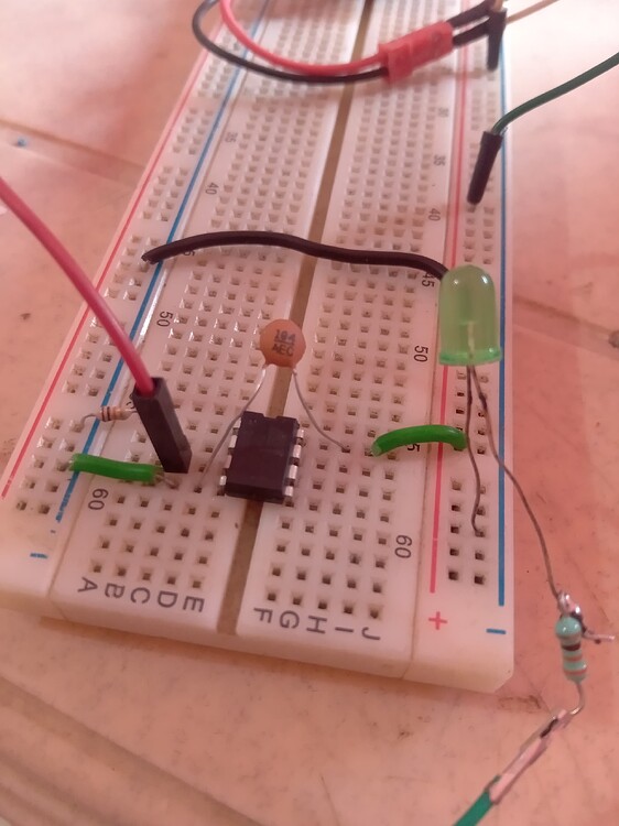 [SOLVED] Attiny85 is not working on Breadboard - Programming - Arduino ...