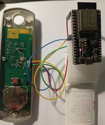 20240715_Somfy+ESP32WROOM32-2-modules-interconnectés