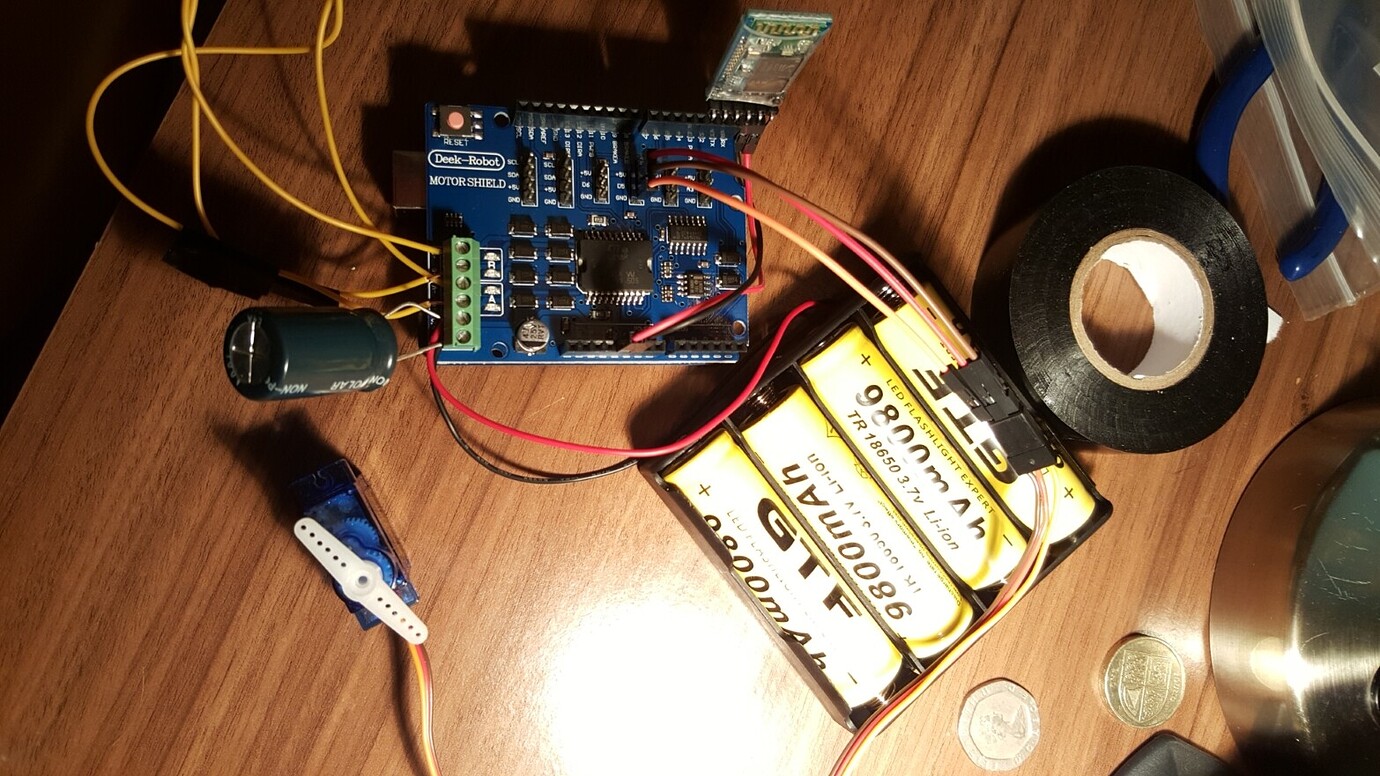 Bluetooth and servo not working on L298P motor shield Motors, Mechanics, Power and CNC