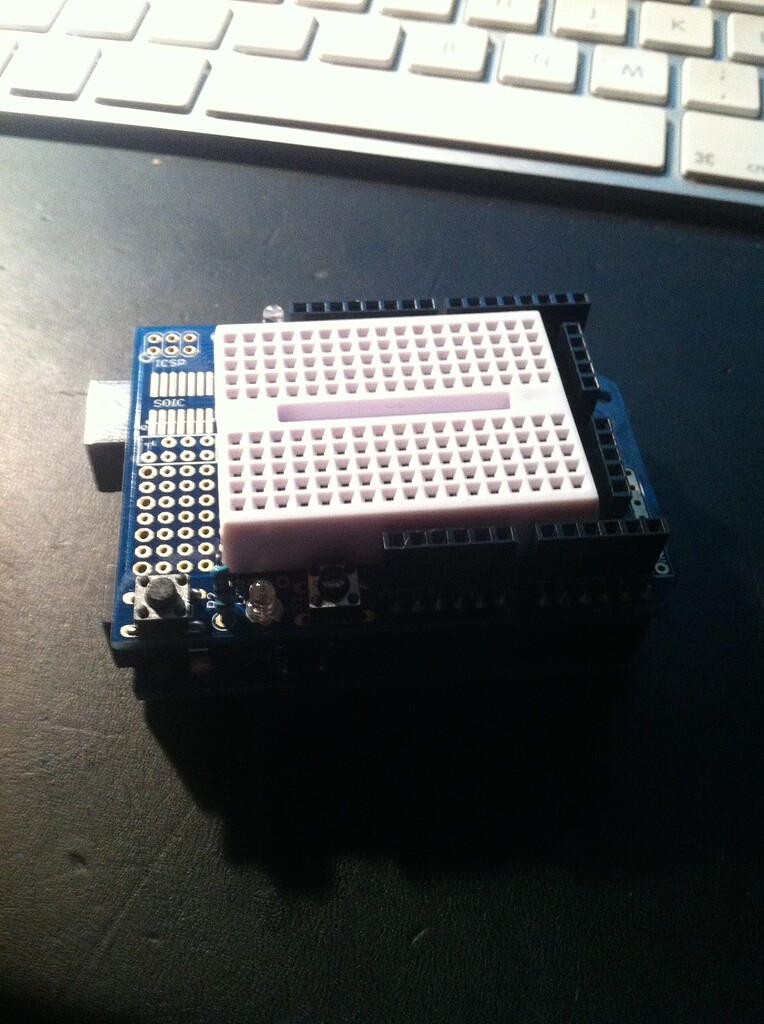 ayuda con shield de protoboard - Hardware - Arduino Forum