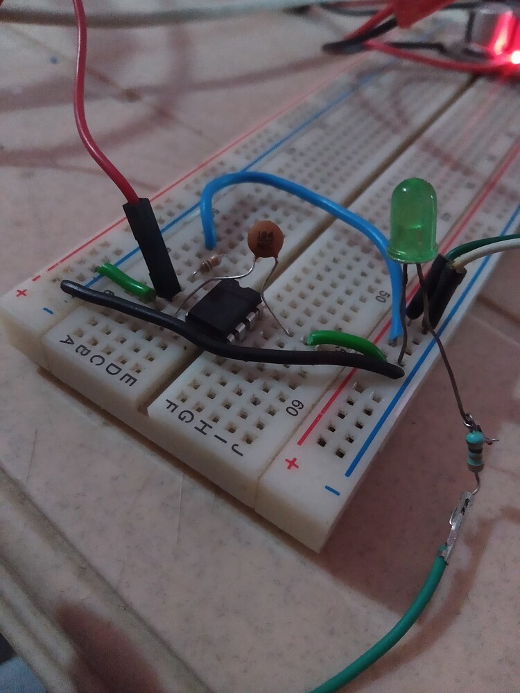 [SOLVED] Attiny85 is not working on Breadboard - Programming - Arduino ...
