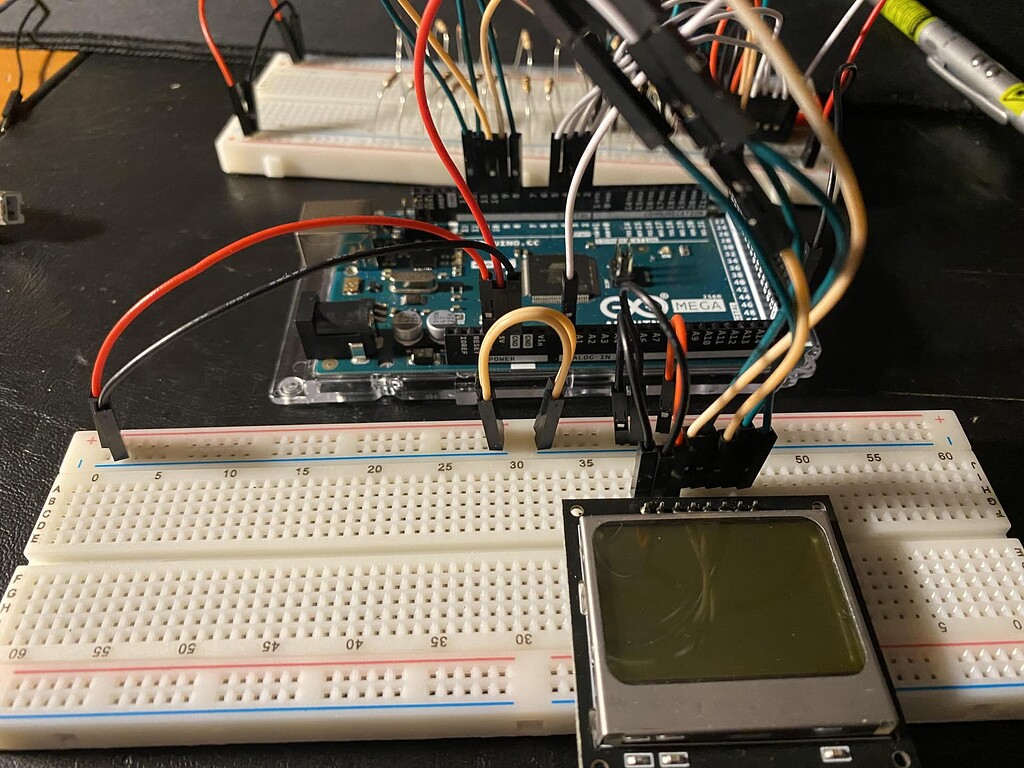 I don't understand why my Screen doesn't show me the information ...