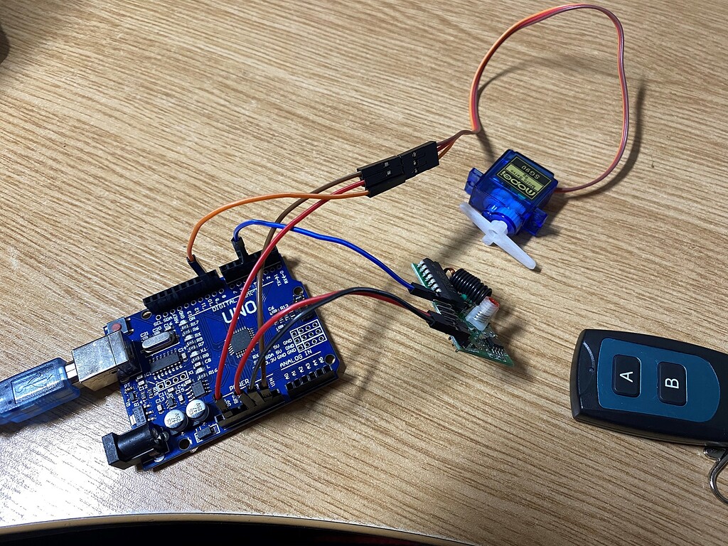Remote control servo playback - help - Robotics - Arduino Forum