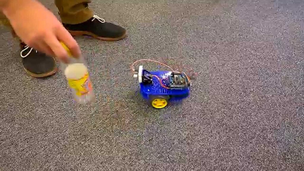 Object tracker robot with ultrasonic - Robotics - Arduino Forum