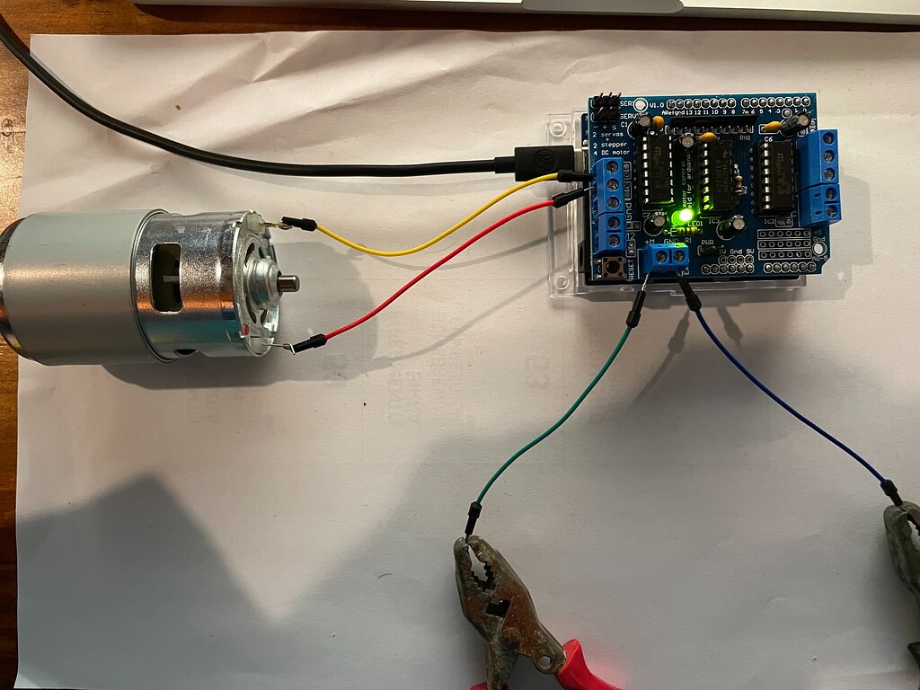 Arduino Uno R4 WiFi + Motor Shield L293D + DC Motor | Not working ...