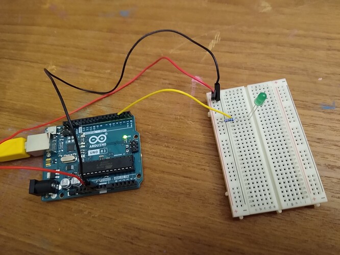 E - Pin 3 does not light LED