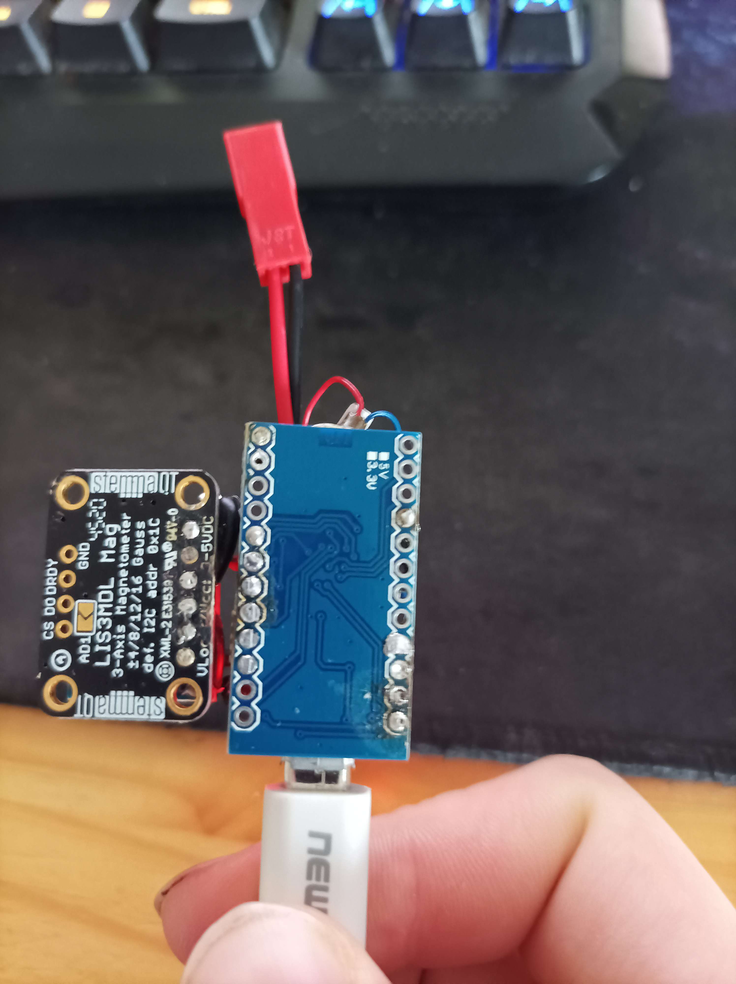 Arduino pro micro lighting up when plugged, but not detected by ...