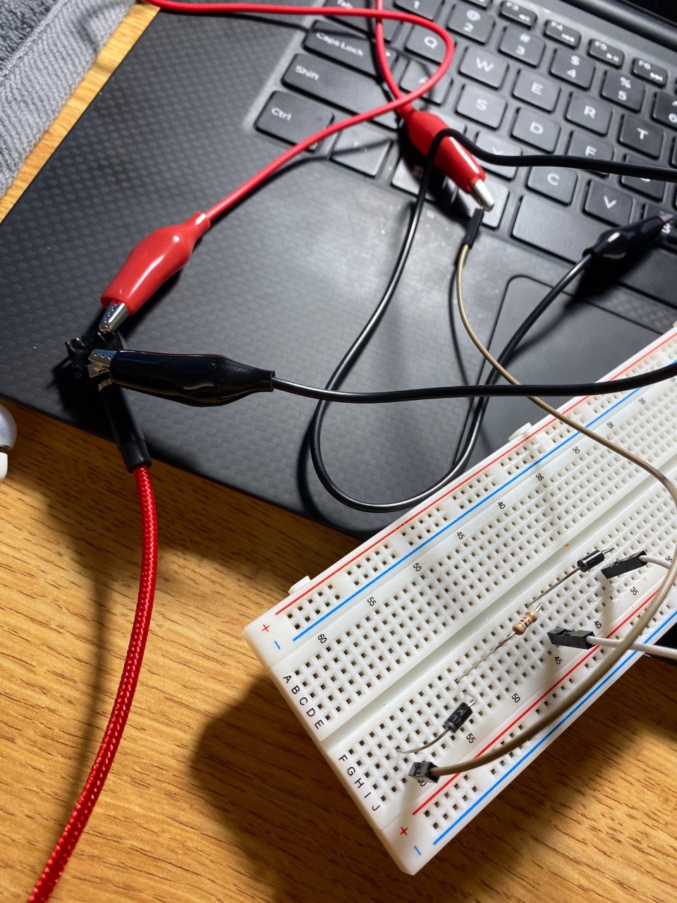 How to hook up a 3.5mm audio jack to a circuit to read in analog input ...