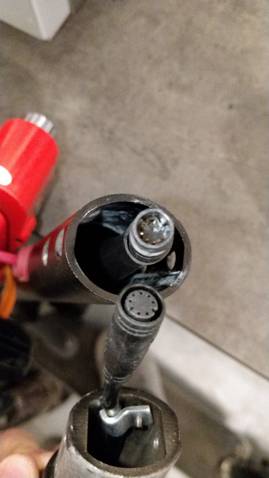 What is the name of this round 8-pin connector? - General Electronics ...