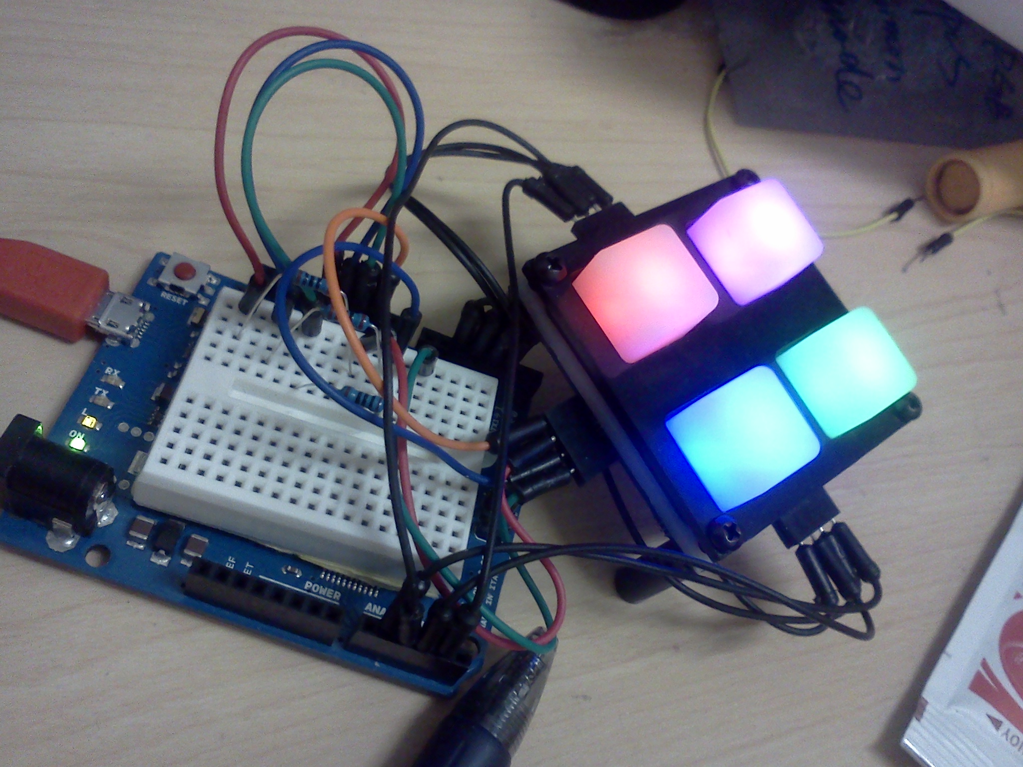 Help with 2x2 matrix button board - Programming - Arduino Forum