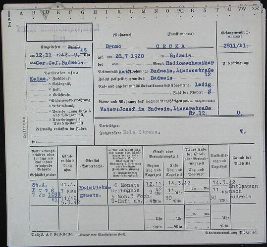 Document from the Arolsen Archives with the ID: 130963910