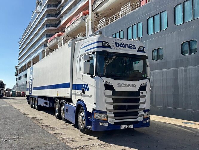 547564091_1379914197475730_3094965254355567763_n