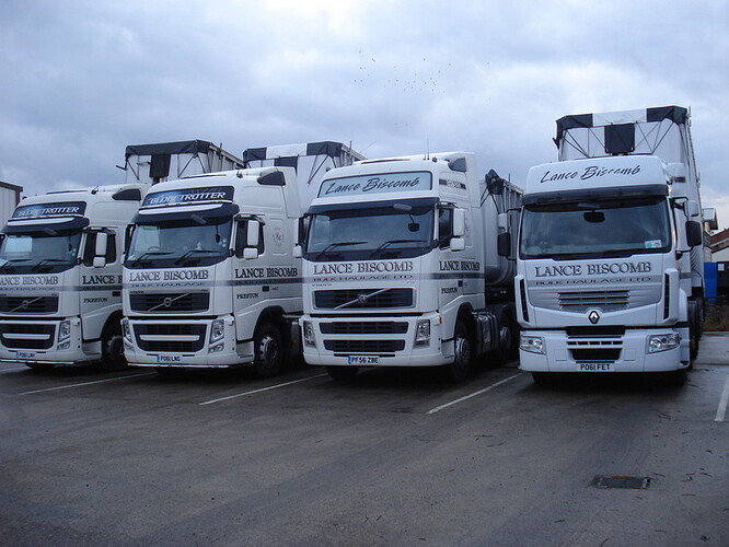 new trailers 045.JPG