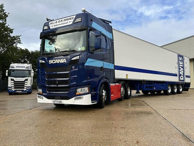 545055386_1375338257933324_994658636435016313_n