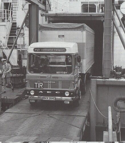 AEC V8 ANGLO.jpg