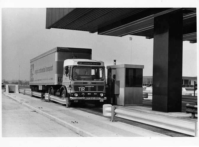 AEC V8.jpg