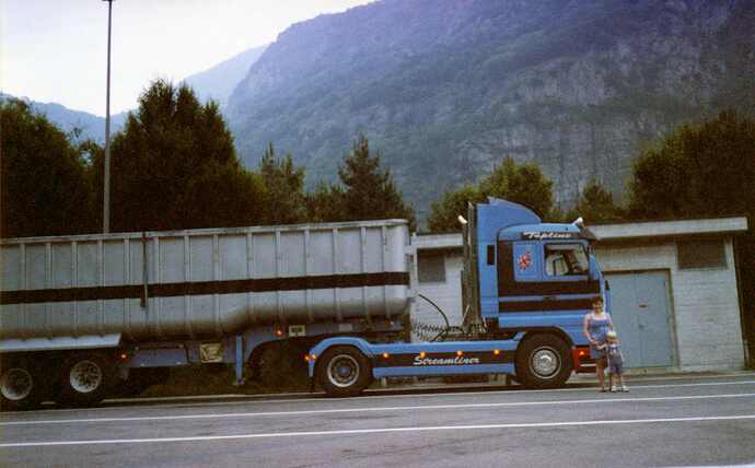 img064.jpg