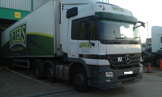 Mercedes Actros 2 EDIT.jpg