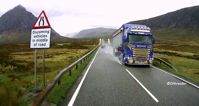 Oiltreader A82 MacArthur Scania...jpg