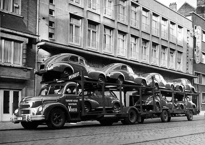 Willeme uit Bastogne als autotransporter.jpg