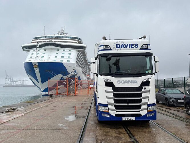 555963856_1392567059543777_7962066899790775580_n