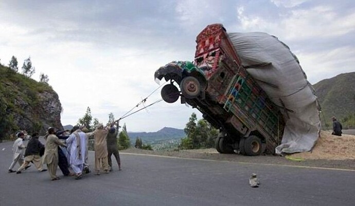 1-massive-truck-overload.jpg