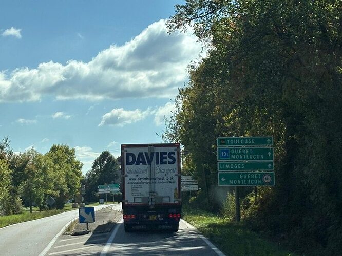 559304613_10236793782531981_7244855605199977287_n