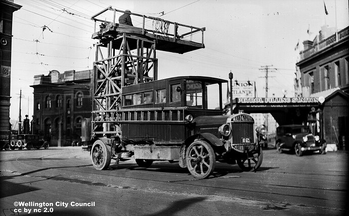 Tower wagon  Wellington NZ cr Wellington City Council cc by nc 2.0 ..29918717506_d0328f5c96_k.jpg