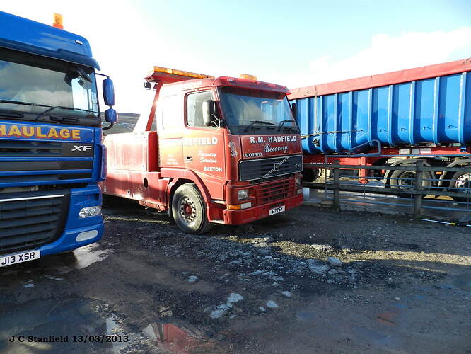 Volvo recovery truck.JPG