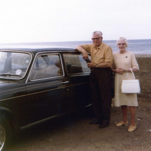 Austin 1800 UHH 626J  June 75 - Copy.jpg