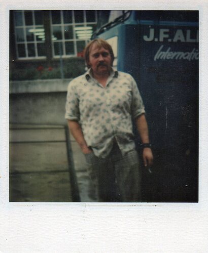 img166.jpg