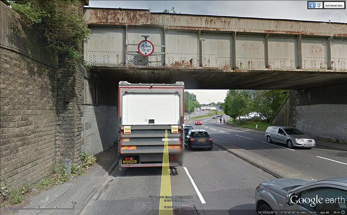 Guildford 15 foot railway bridge.jpg