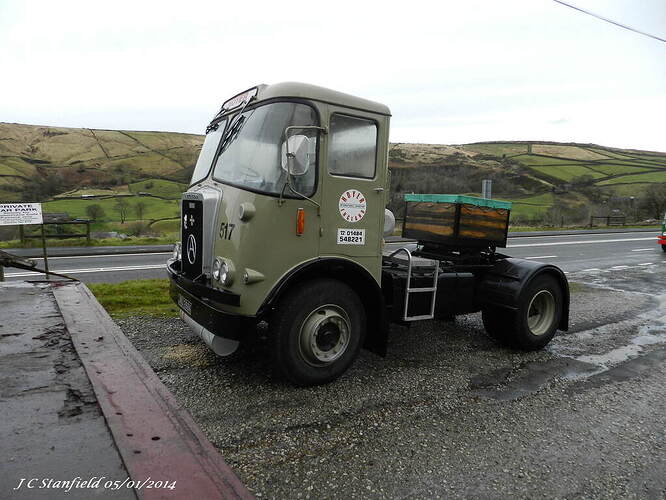 Atkinson Borderer Unit in Hoyers livery.JPG