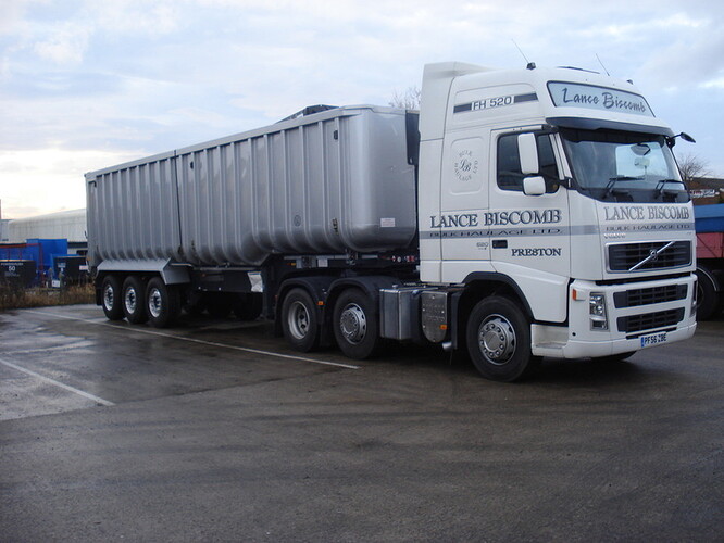 new trailers 035.JPG
