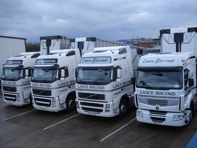 new trailers 046.JPG