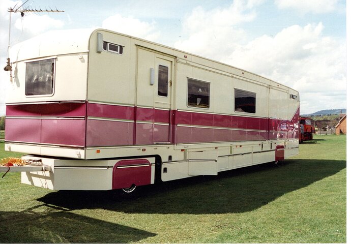 img Drake caravan