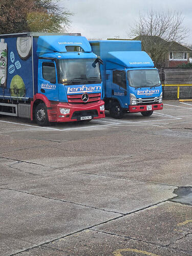 1763568004835838516570122245296