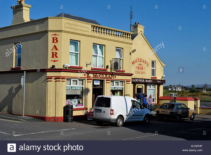mccleans-pub-in-malin-town-malin-head-ireland-county-donegal-ireland-G1GPHP.jpg