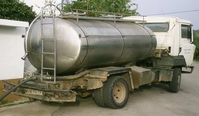 Colmenar milk 1.JPG