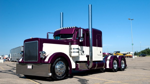 peterbilt.jpg