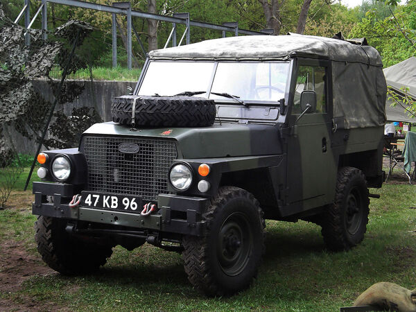 Land_Rover_Lightweight_(9896535976).jpg