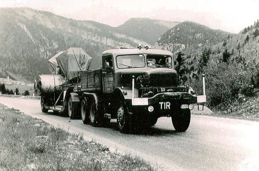 met een 250 PK Hnschel motor . 70 ton in het zevengebergte.[1].jpg