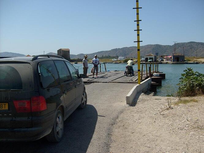 Pontje bij Butrint.jpg