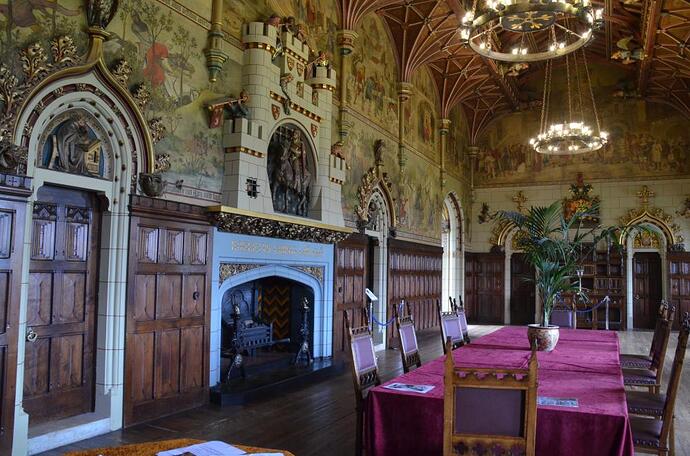 Cardiff Castle - King Roberts Consul.jpg