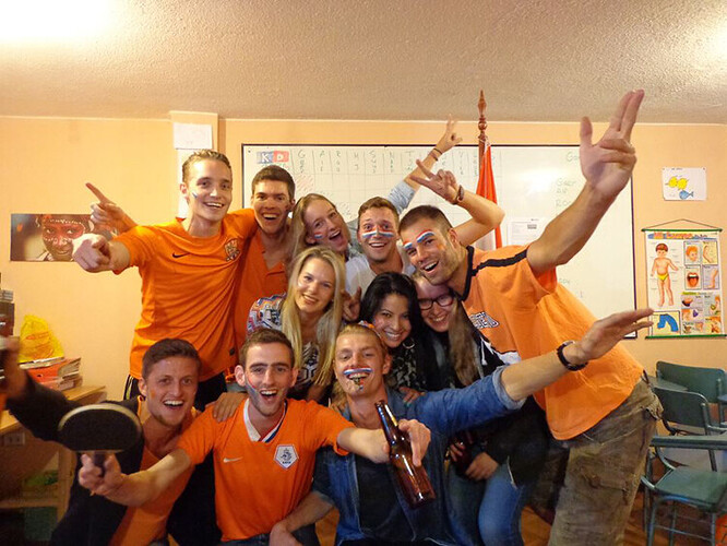 rest28 feest op kantoor.jpg