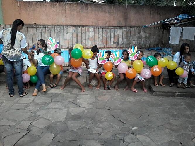 Kindjes ballonnen.jpg